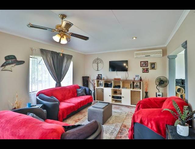 3 BEDROOM HOUSE FOR SALE IN SUIDERBERG